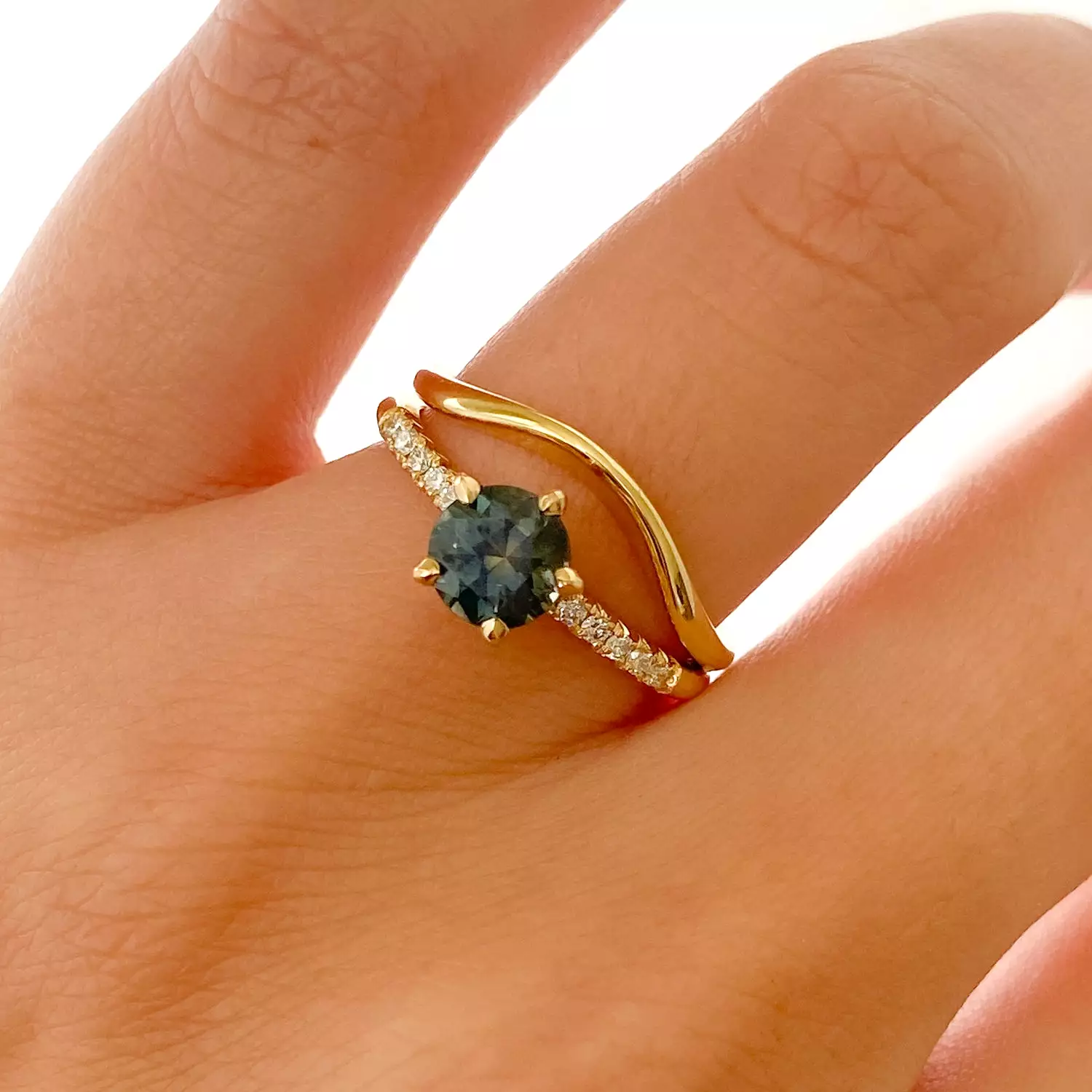 1.00 ct Teal Sapphire Pavé Vault Ring