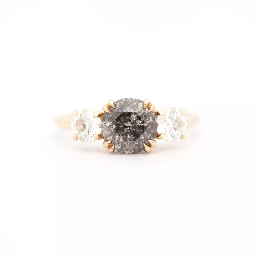 1.50 ct Grey Diamond Eleonore Three-Stone Ring