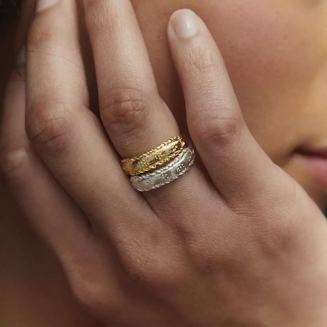 Diana Ring, Gold