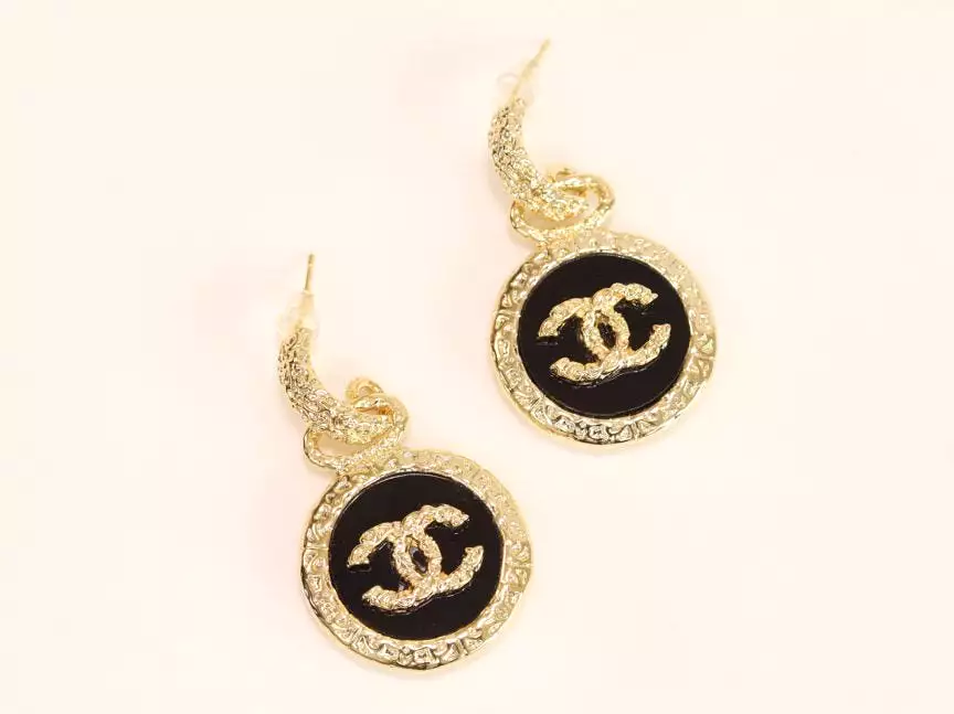 Double C on black enamel hanging gold earrings S4469795