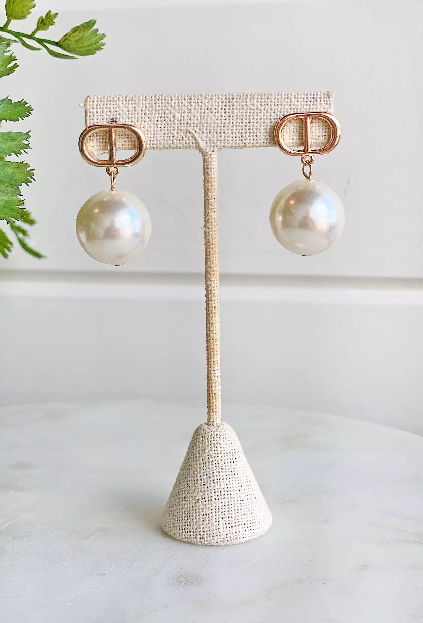 Easy To Love Pearl Earrings