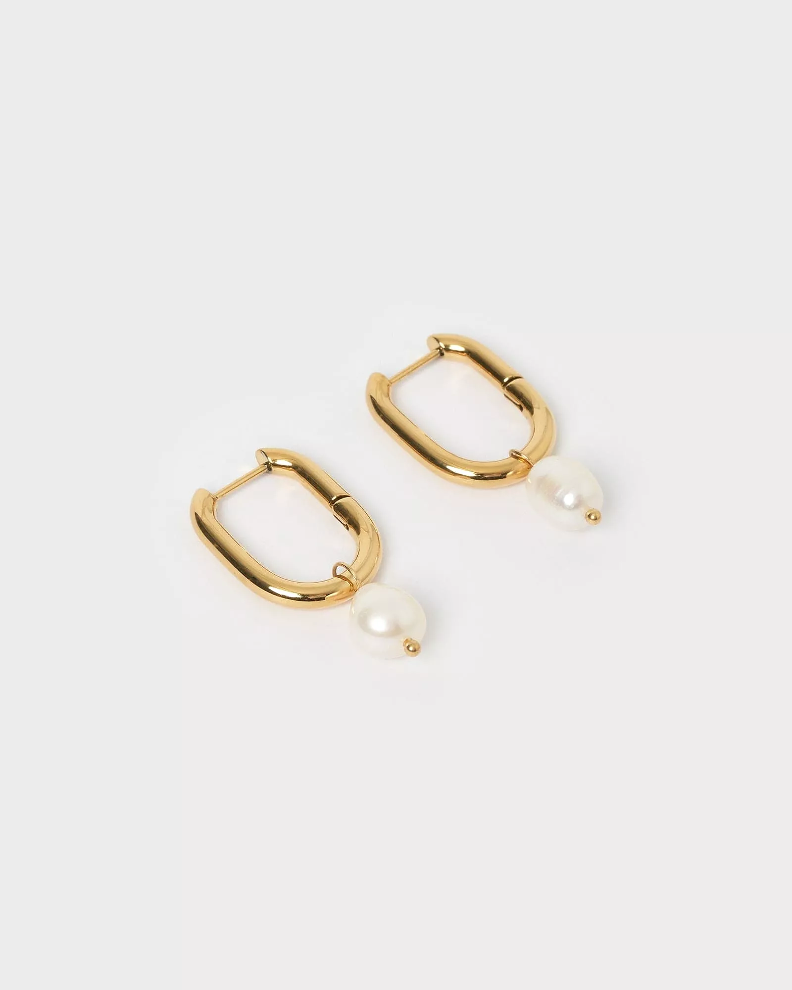 Izoa Penelope Freshwater Pearl Earrings Gold