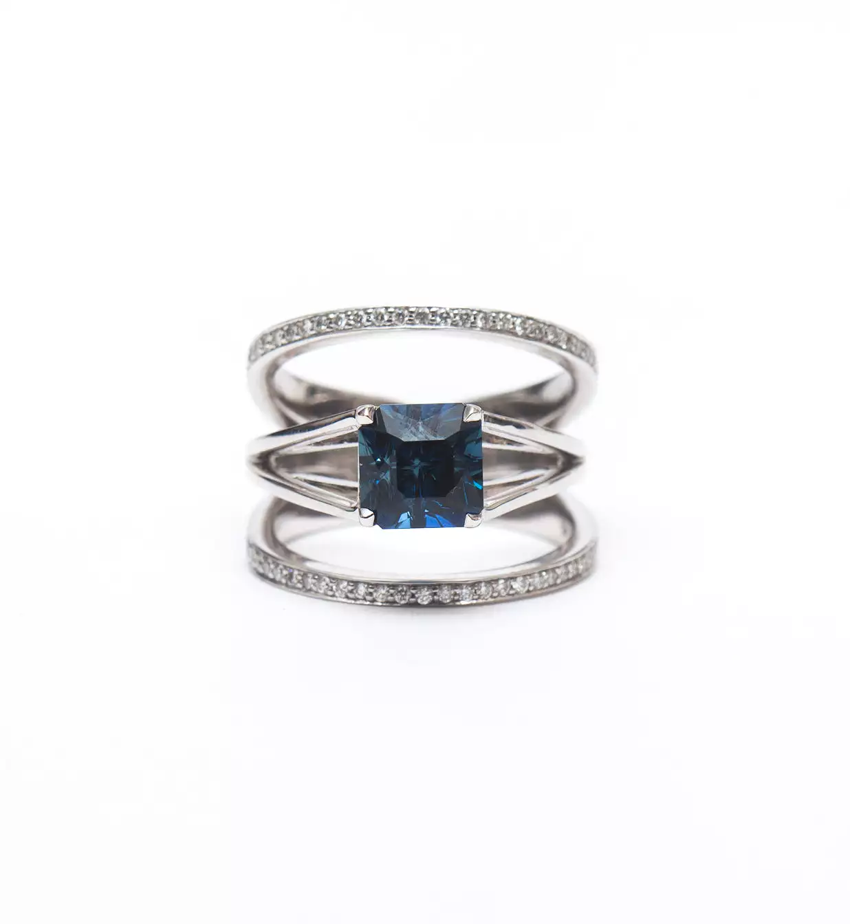 Nigerian Sapphire Centered & Acute Ring Set