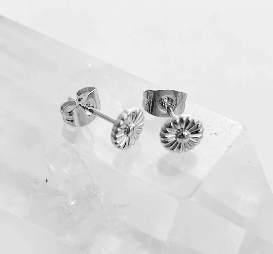 SIlver Daisy Stud Earrings